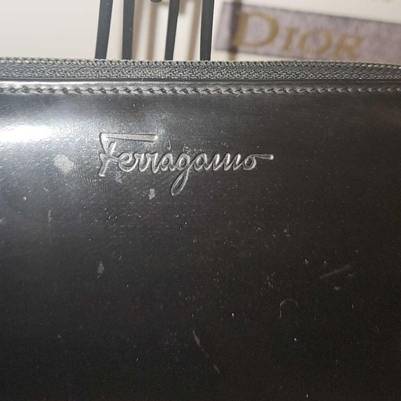 SALVATORE FERRAGAMO Black Patent Leather Zip Around Wallet 🔥 - Picture 2 of 13